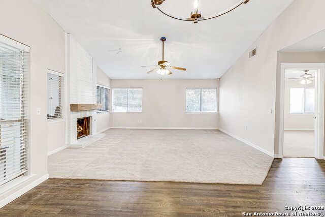 Listing photo id 28 for 8308 Spring Town