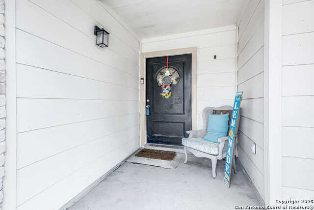 Listing photo id 2 for 8308 Spring Town