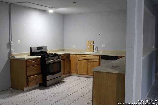 Image 4 of 13 For 400 Mockingbird Ln