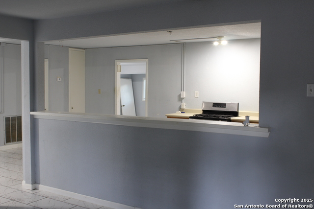 Image 5 of 13 For 400 Mockingbird Ln