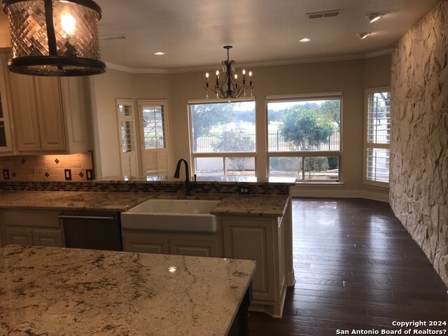 Image 12 of 32 For 19130 Kristen