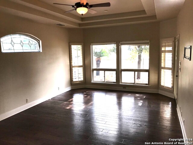 Image 15 of 32 For 19130 Kristen