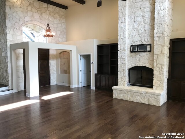 Image 2 of 32 For 19130 Kristen