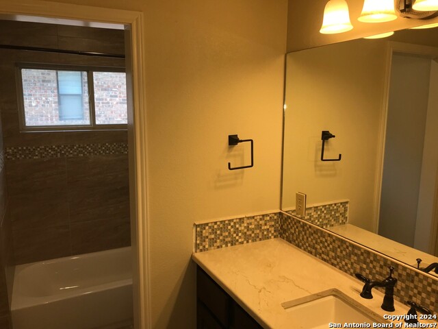 Image 22 of 32 For 19130 Kristen