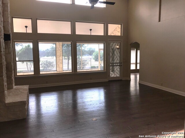 Image 3 of 32 For 19130 Kristen