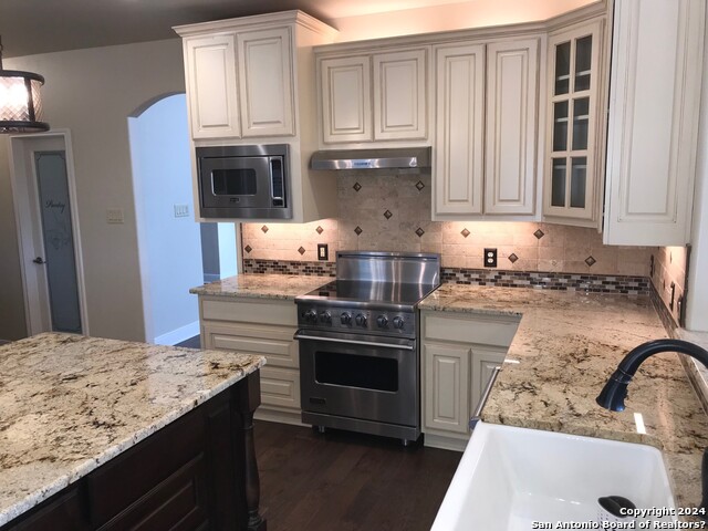 Image 9 of 32 For 19130 Kristen