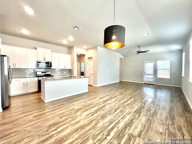 Image 4 of 25 For 12939 Staubach