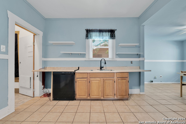 Image 7 of 13 For 425 Essex  