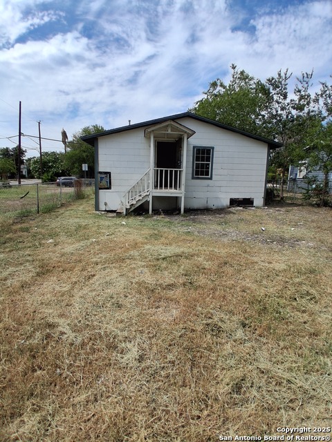 Listing photo id 0 for 726 Olive S