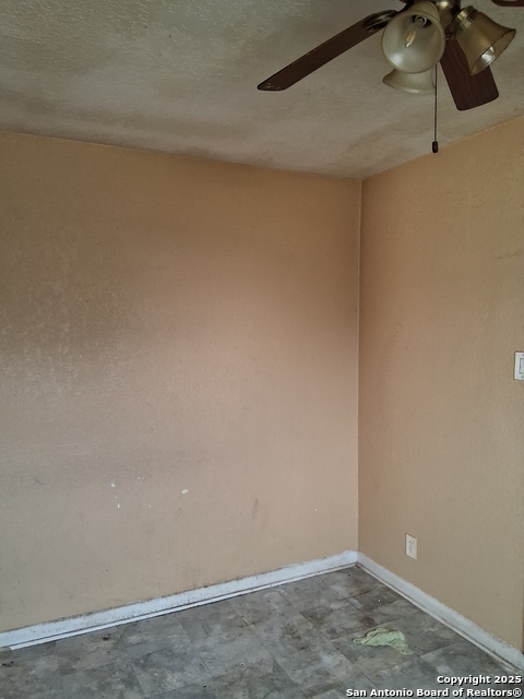 Listing photo id 19 for 726 Olive S
