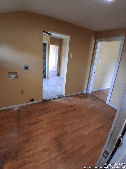 Listing photo id 6 for 726 Olive S