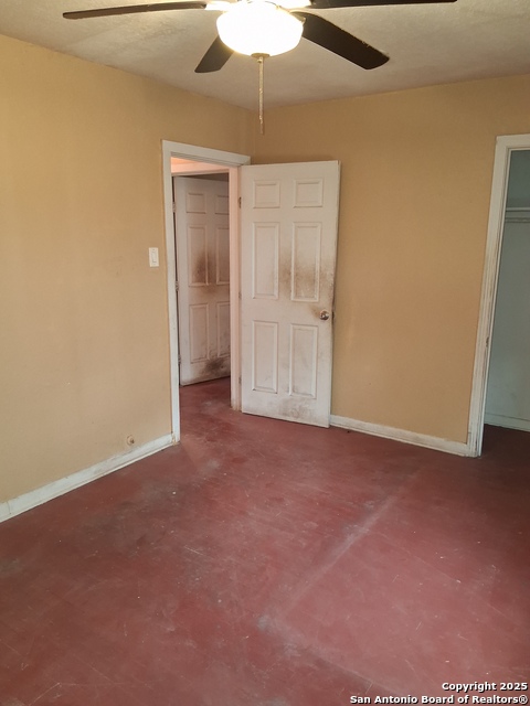 Listing photo id 7 for 726 Olive S