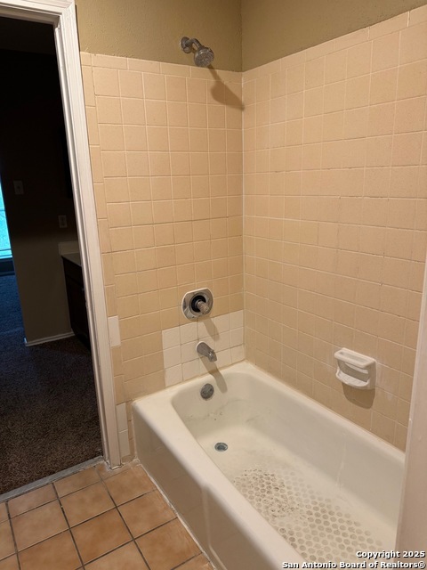 Image 19 of 28 For 4903 Ali Ave  3