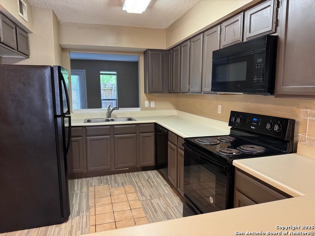 Image 6 of 28 For 4903 Ali Ave  3