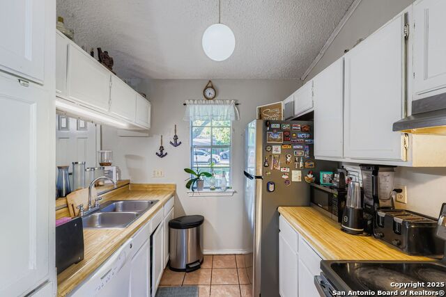Image 5 of 17 For 5218 Gawain Dr