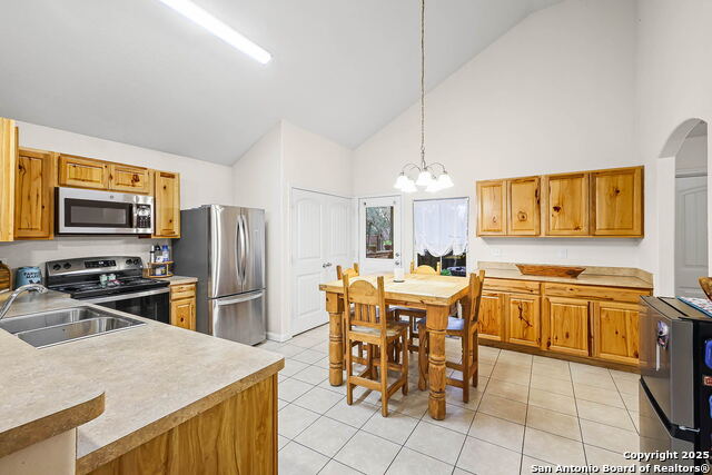 Image 11 of 40 For 685 Rolling Hills