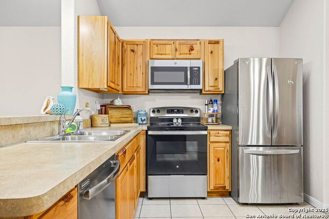 Image 12 of 40 For 685 Rolling Hills