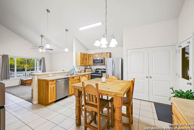 Image 13 of 40 For 685 Rolling Hills