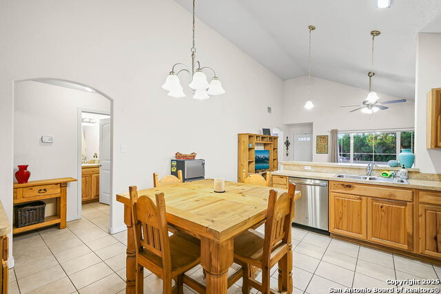 Image 14 of 40 For 685 Rolling Hills