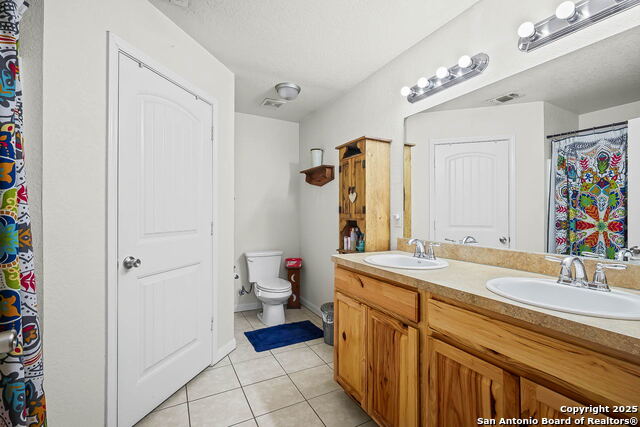 Image 18 of 40 For 685 Rolling Hills