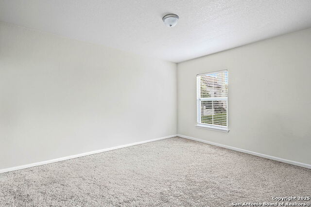 Image 22 of 40 For 685 Rolling Hills