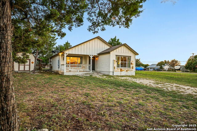 Image 3 of 40 For 685 Rolling Hills