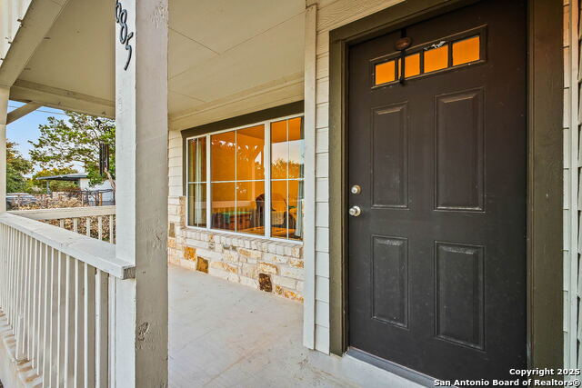 Image 6 of 40 For 685 Rolling Hills