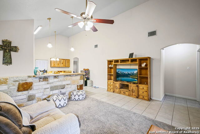 Image 8 of 40 For 685 Rolling Hills