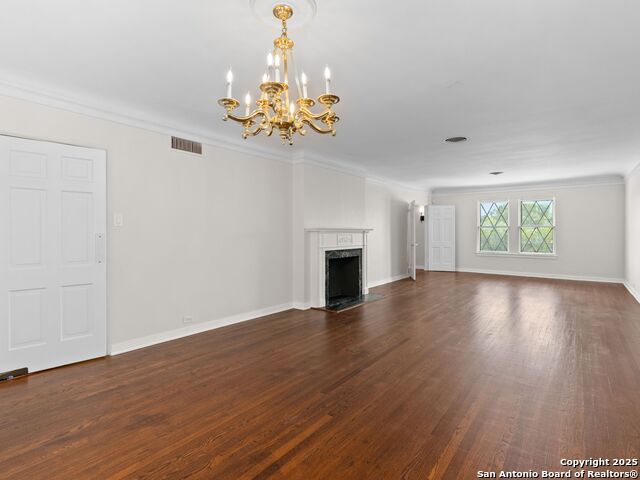 Image 11 of 29 For 146 Terrell  