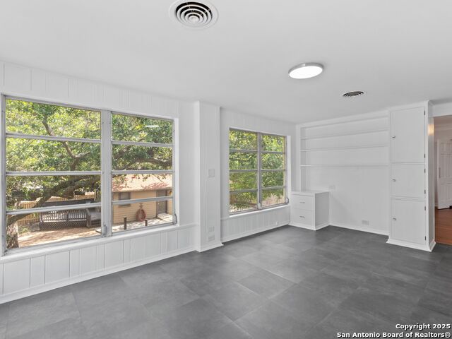 Image 20 of 29 For 146 Terrell  