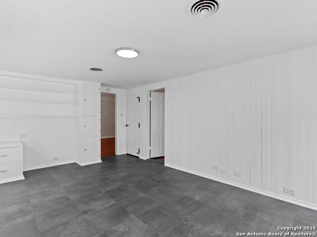 Image 21 of 29 For 146 Terrell  