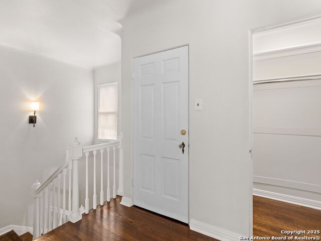 Image 5 of 29 For 146 Terrell  