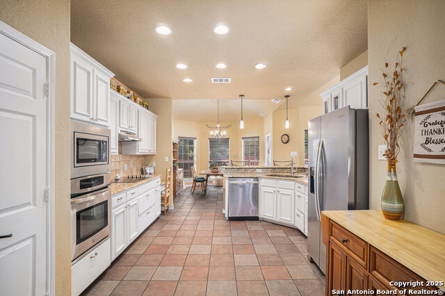 Listing photo id 5 for 217 Meadowlark Lane