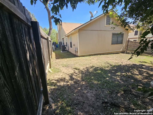 Listing photo id 14 for 7229 Coral Springs