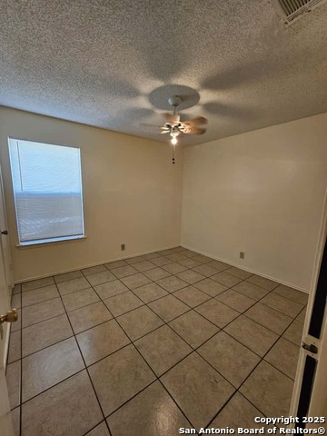 Listing photo id 7 for 7229 Coral Springs