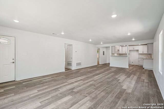 Image 10 of 35 For 943 San Eduardo