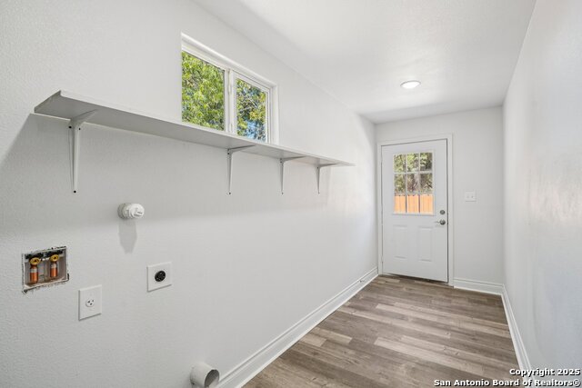 Image 17 of 35 For 943 San Eduardo