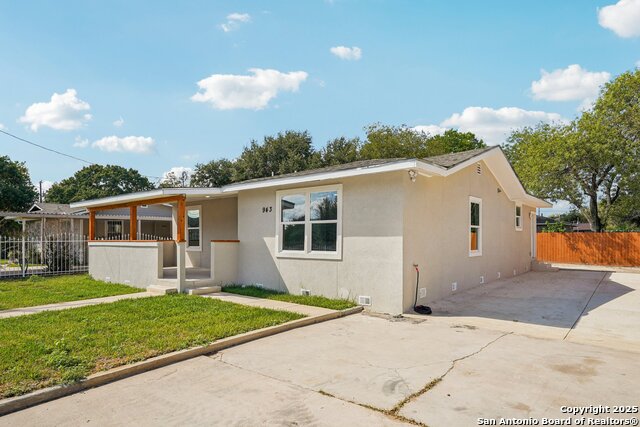 Image 2 of 35 For 943 San Eduardo