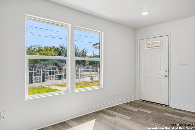 Image 8 of 35 For 943 San Eduardo