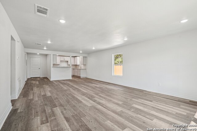 Image 9 of 35 For 943 San Eduardo