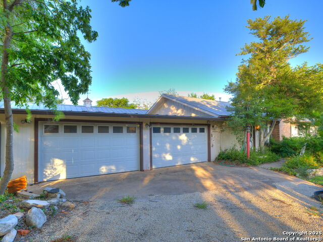 Image 21 of 58 For 17 Roadrunner