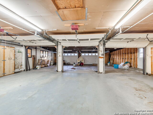 Image 36 of 58 For 17 Roadrunner