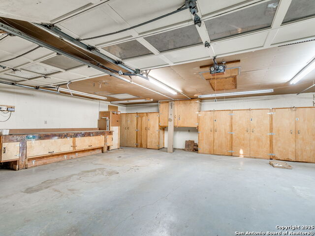 Image 37 of 58 For 17 Roadrunner