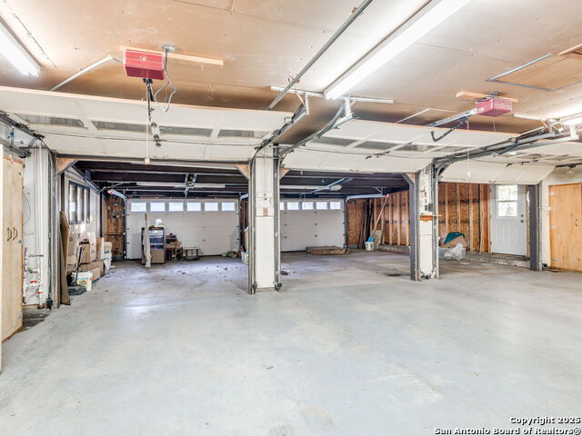 Image 38 of 58 For 17 Roadrunner