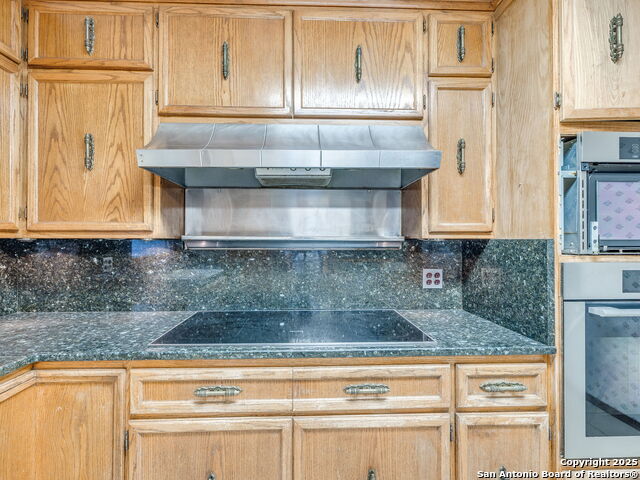 Image 41 of 58 For 17 Roadrunner