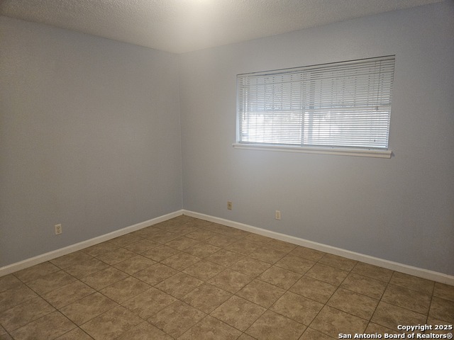 Image 23 of 27 For 6823 Grass Valley