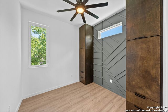 Listing photo id 14 for 108 Vine St #102