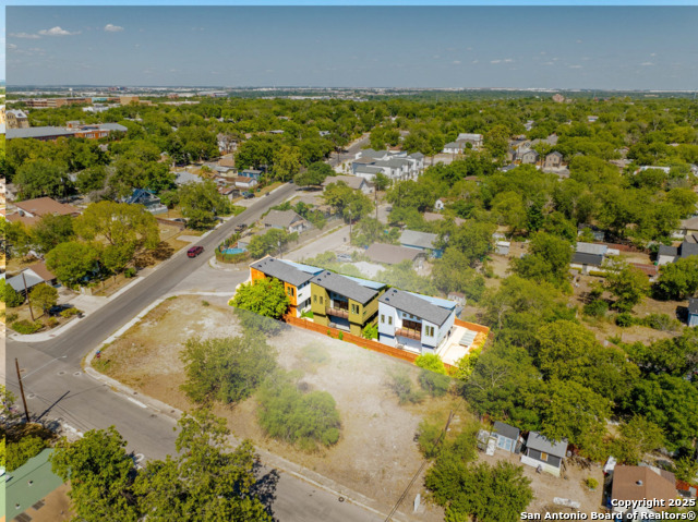 Listing photo id 31 for 108 Vine St #102