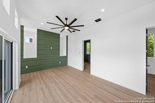 Listing photo id 2 for 108 Vine St #102