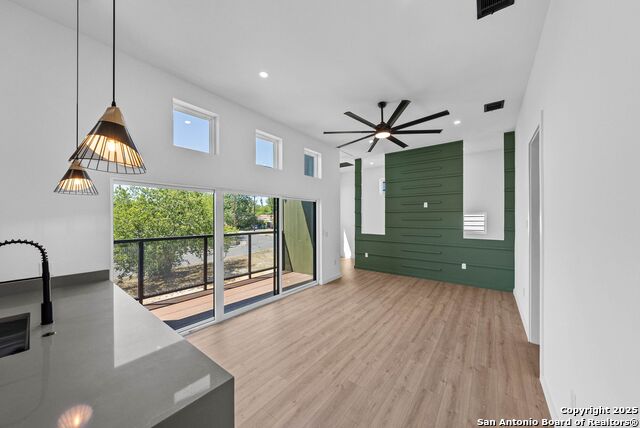 Listing photo id 3 for 108 Vine St #102